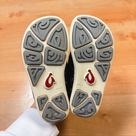 Olukai Black Nohea Mesh Sneakers Kids Size 11B - Picture 8 of 9